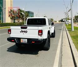 جيب جلاديتور